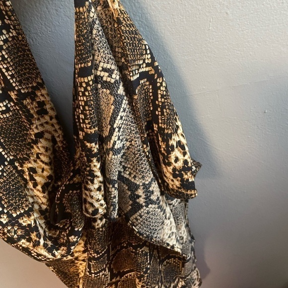 Olivaceous animal print v-neckline spaghetti straps slip dress. Size small - Picture 9 of 11